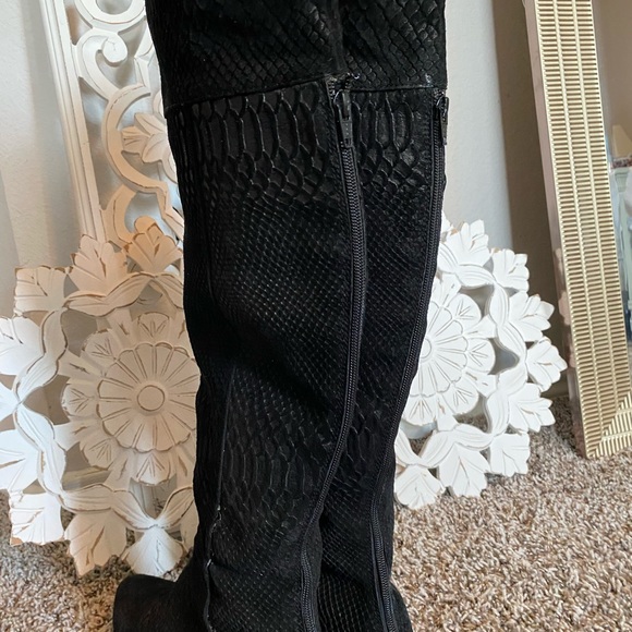 Seychelles Anthropologie Black Victory Croc Over The Knee Boots Leather size 7.5 - Picture 11 of 14
